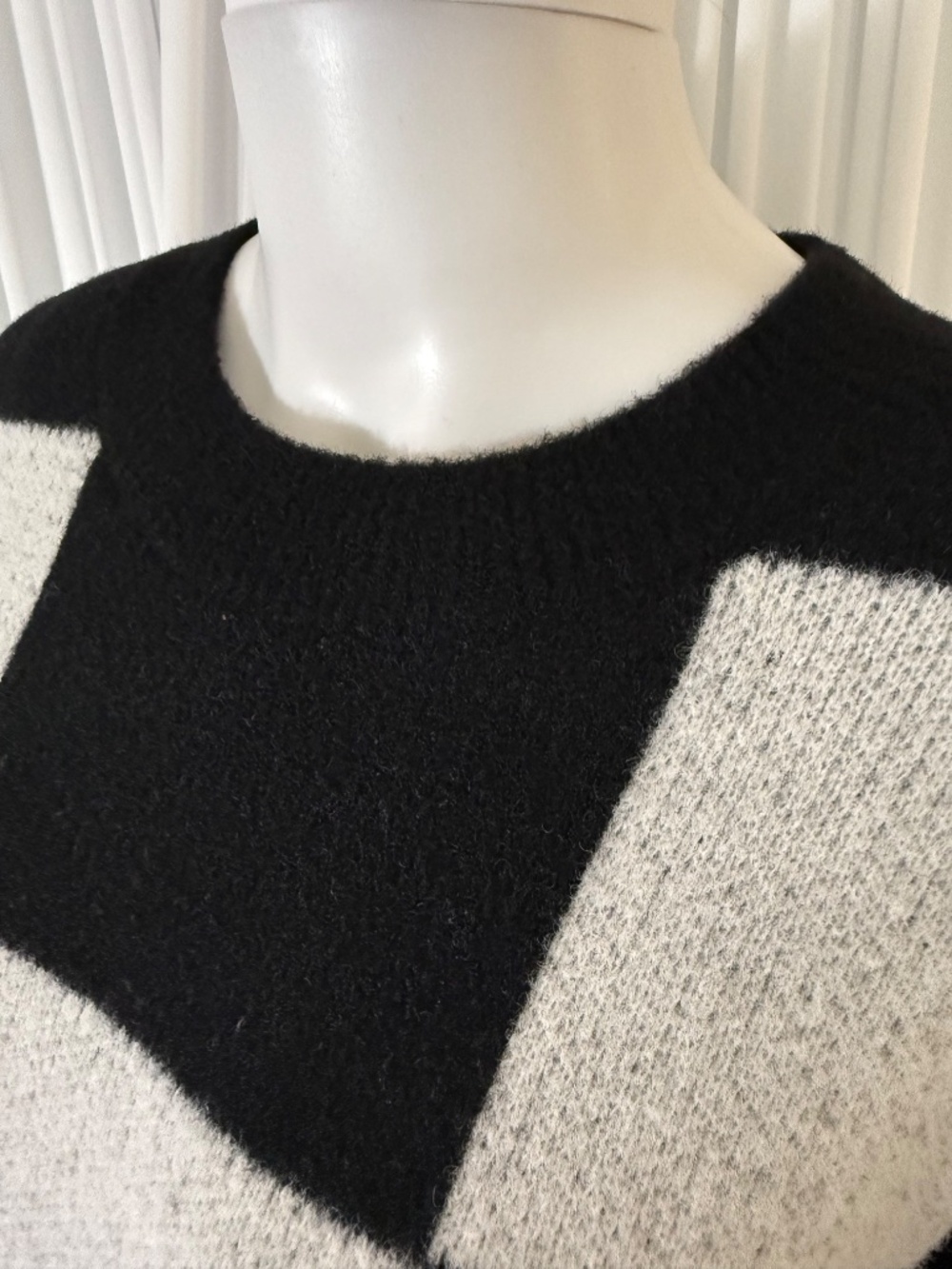 Moa Moa Black White Checkered Oversized Modern Soft Sweater Size L NWOT - Picture 15 of 16